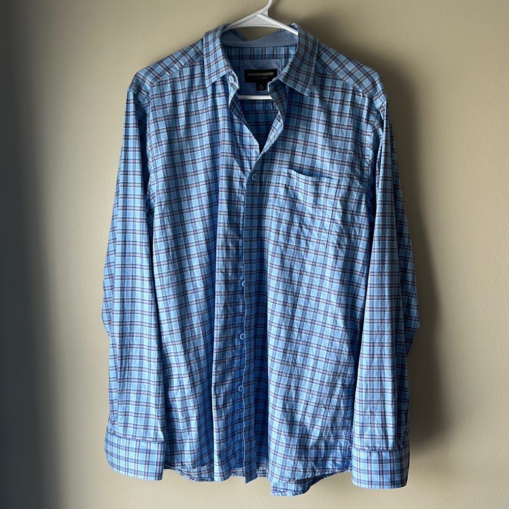Johnston and Murphy long sleeve button down size M